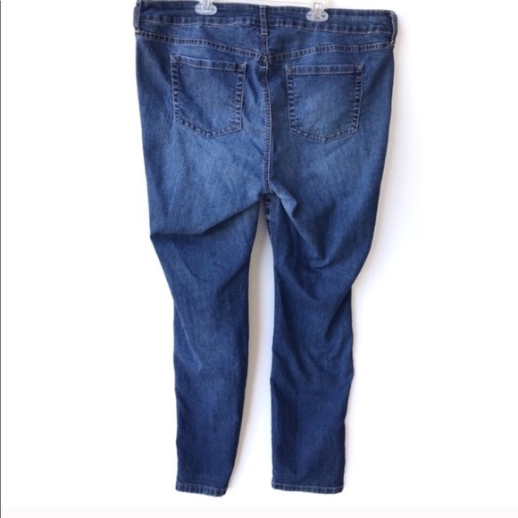 Torrid Bombshell 2 pair - Picture 2 of 7